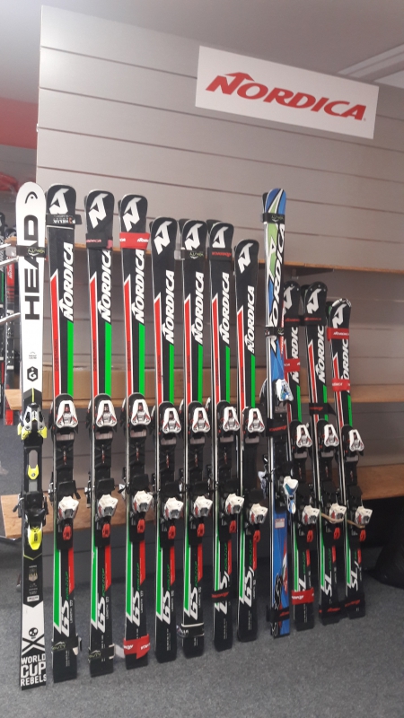 Závodní lyže Nordica