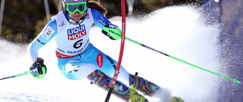 Šárka Strachová bojuje na mistrovství světa ve slalomu o medaili, po prvním kole je třetí!