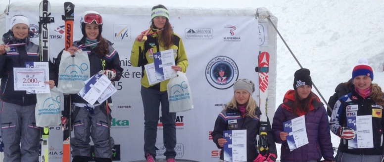 Mistryní České republiky v obřím slalomu 2015 se stala Karolína Kloučková