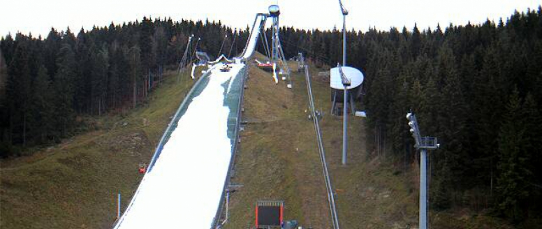 Skokanům odstartuje v Klingenthalu zimní sezóna, na úvodní závod dostala zelenou zkušená čtveřice v čele s Koudelkou