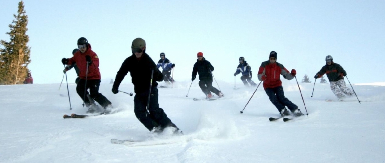 Vysokoškolský sportovní klub FTVS Praha pořádá v Peci pod Sněžkou Školení instruktorů základního lyžování
