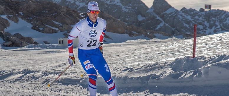 Běžci na lyžích v čele s Jakšem a Novákovou míří na Tour de Ski