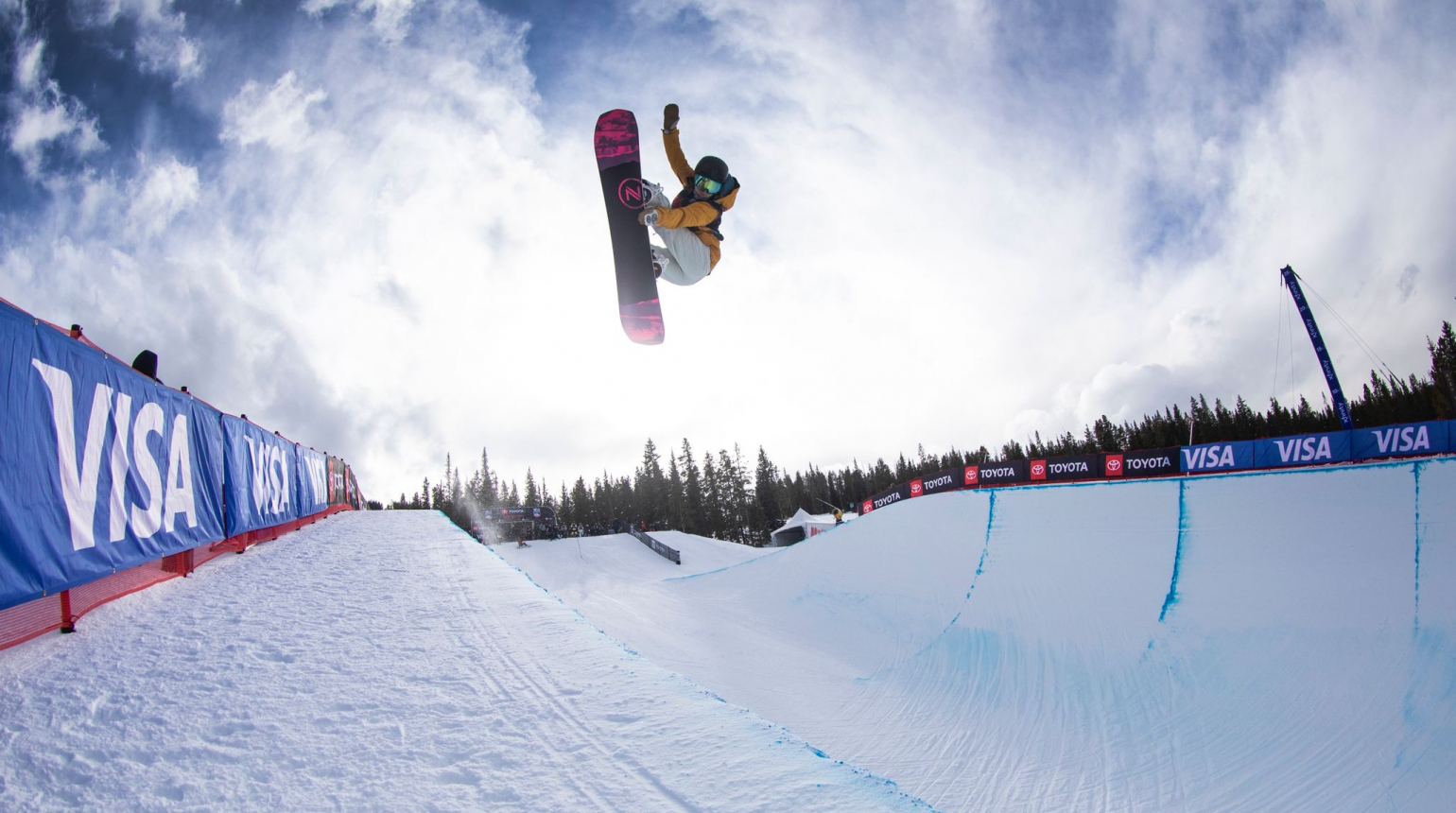 Freestyle snowboarding se přesouvá do Ameriky, soutěžit se bude i na U-rampě