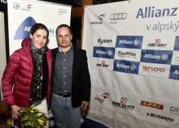 Šárka Strahová a marketingový ředitel titulárního partnera Allianz Michal Seifert