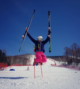 Takto se Gábina Capová raduje z životího výsledku v obřím slalomu
