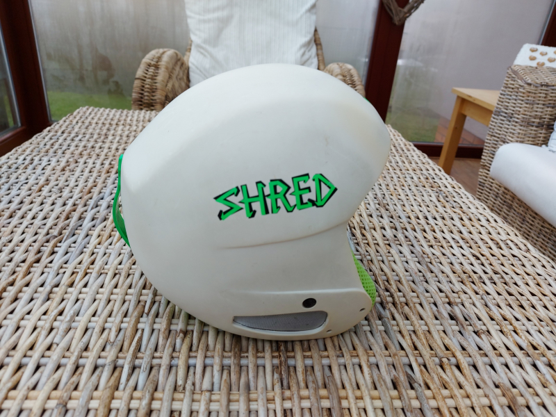 Lyžařská helma Shred Brain Bucket - vel S / 56