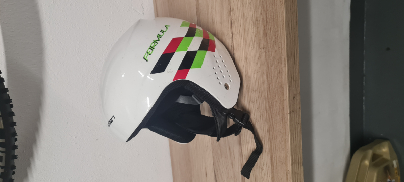 Přilba Elan Formula