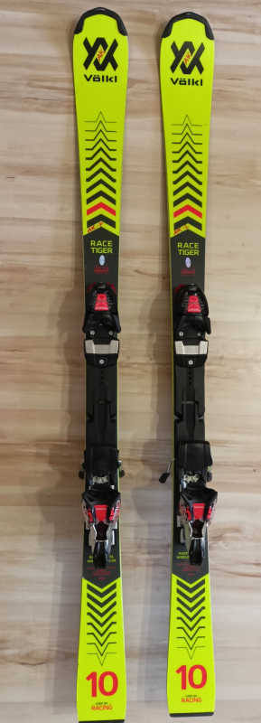 Völkl Racetiger SL R JR v délce 136 cm