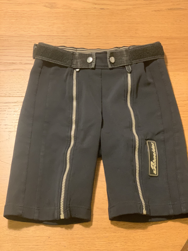 Lyžařské kraťasy vel. 10let