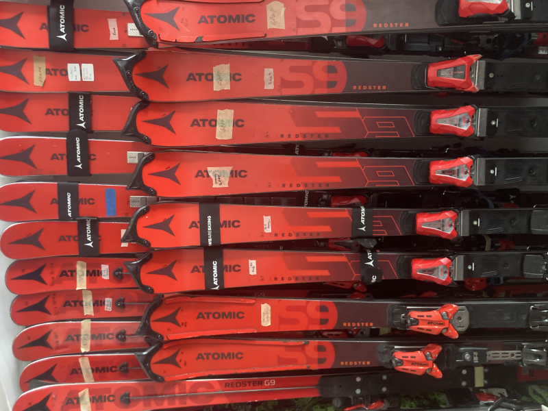 Prodám lyže Atomic G9 a S9 ze závodního oddělení