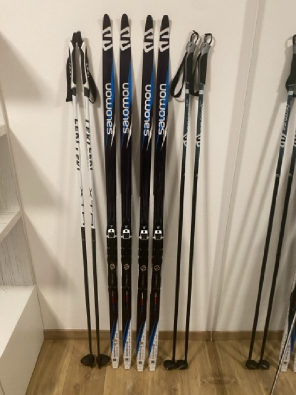 2x běžky Salomon XC SKIS S/RACE SKATE JUNIOR 158 + vázání + hůlky
