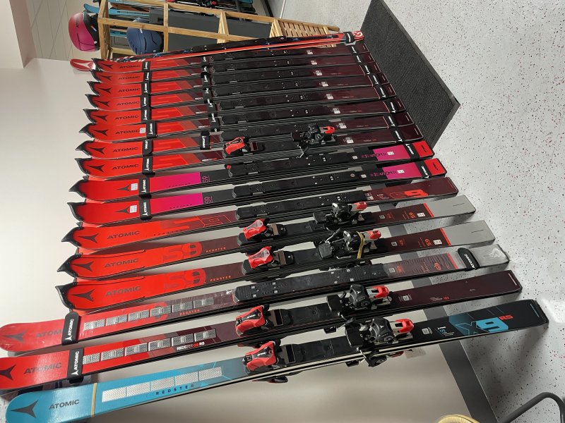 ATOMIC S9 FIS 165 cmze svěťáku