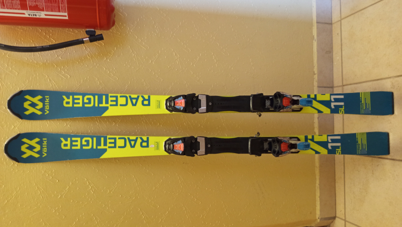 Prodám Volkl Racetiger SL 138cm