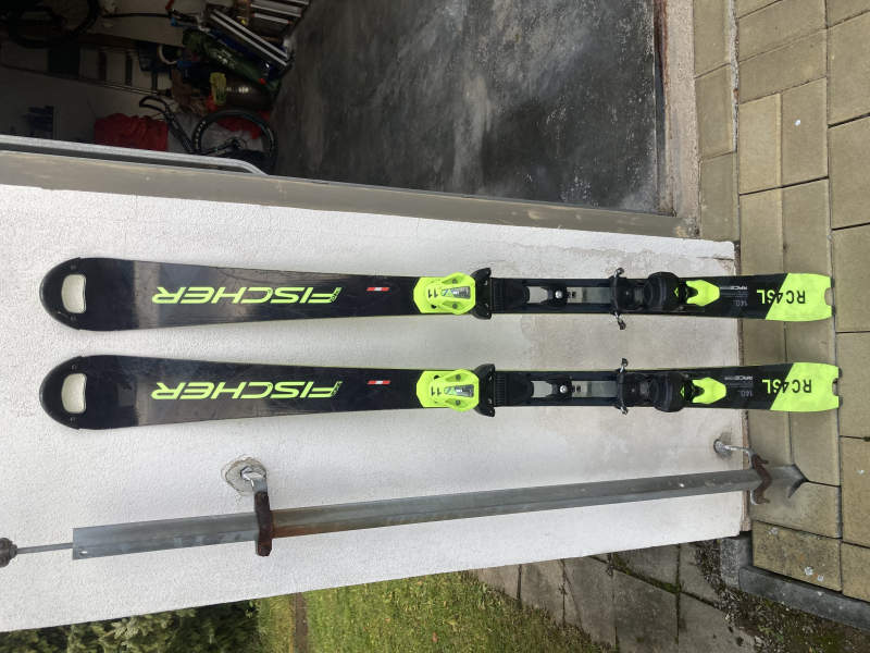 Slalomové lyže Fisher 140