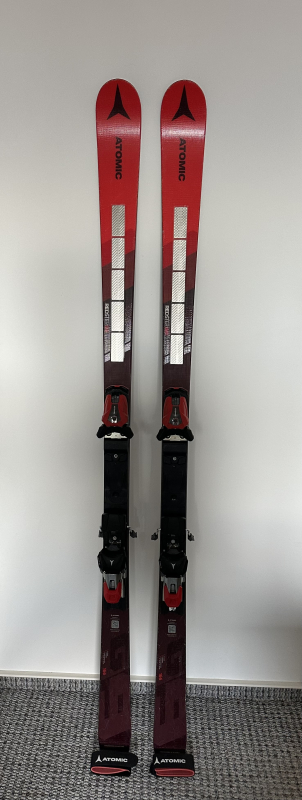 Juniorské závodní lyže ATOMIC REDSTER G9 FIS