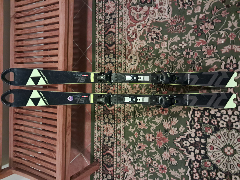 Žákovské lyže SL