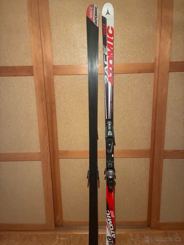 Atomic SG 210 cm/R33 + vázání Atomic race 1018