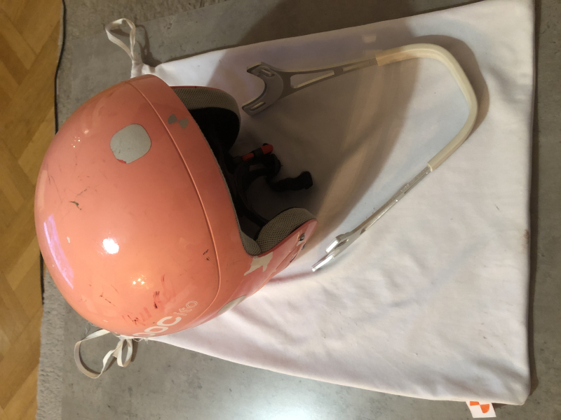 Lyžařská helma POCito včetně chrániče brady