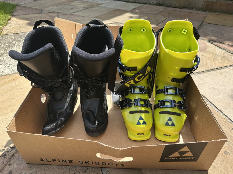 Lyžařské skelety a botičky