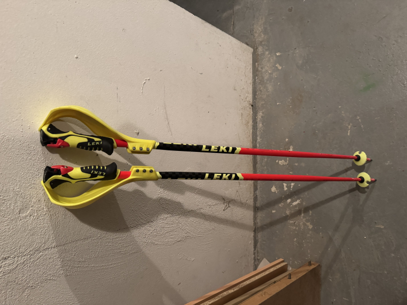 SL hole s chráničema Leki 100cm