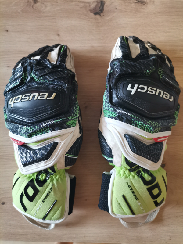 Závodní rukavice Reusch