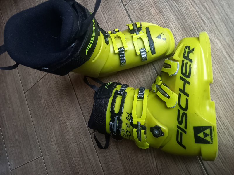 Přeskáče FISCHER rc4 podium, vel. 22/22.5