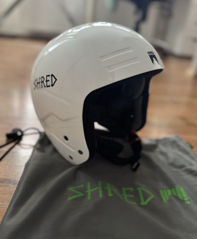 Sportovní lyžařská helma SHRED Basher vel L. 58-61, FIS