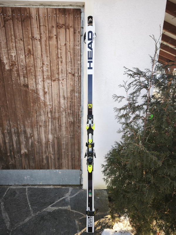 Head DH 218/r50, jednou na svahu.