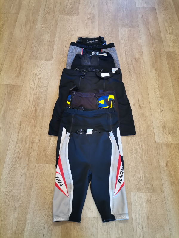 Závodní lyžařské kraťasy