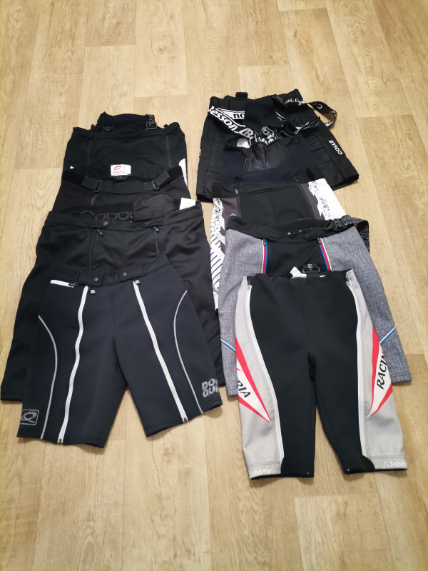 Závodní lyžařské kraťasy