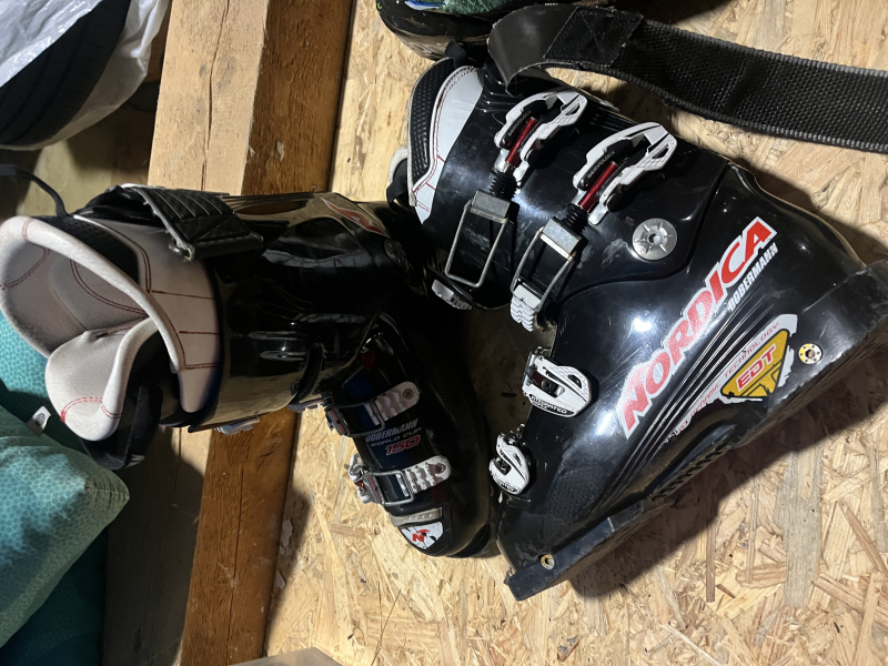 Lyzaky Nordica Dobermann 150, vel 265