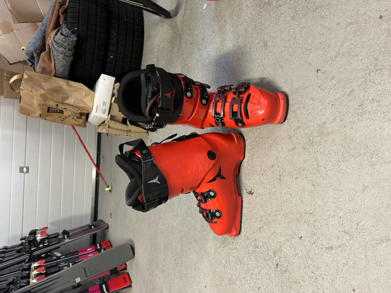 Atomic lyžáky - 24,5 (284 mm)