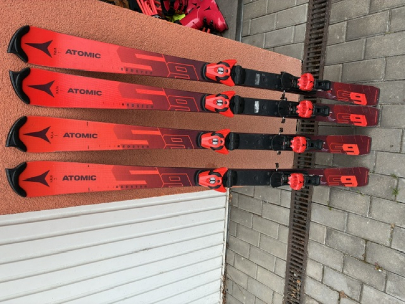 Prodám 2x Atomic S9 138cm