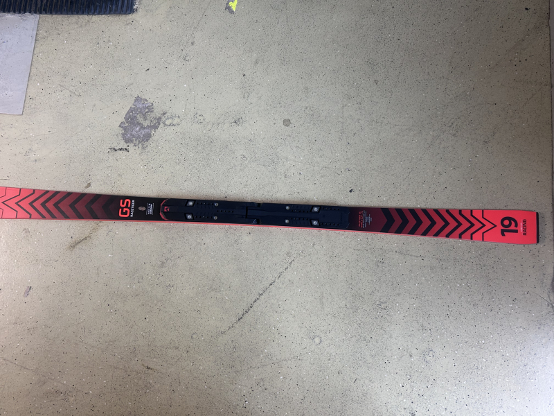 Nová lyže Volkl Racetiger GS R JR Platte. 170cm...kod výrobce 121842,170