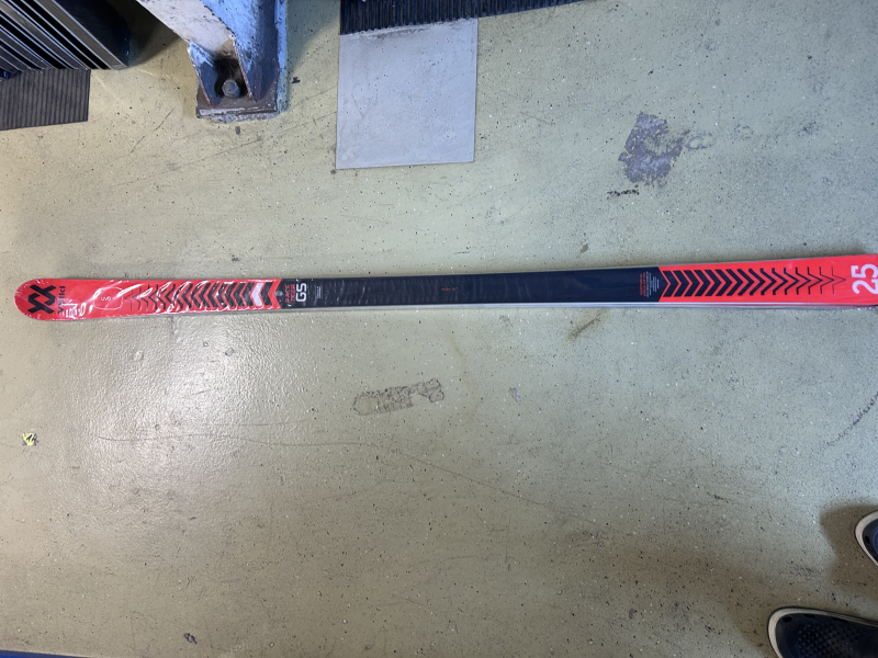 Nová lyže Volkl Racetiger GS R 25 Flatt 183
