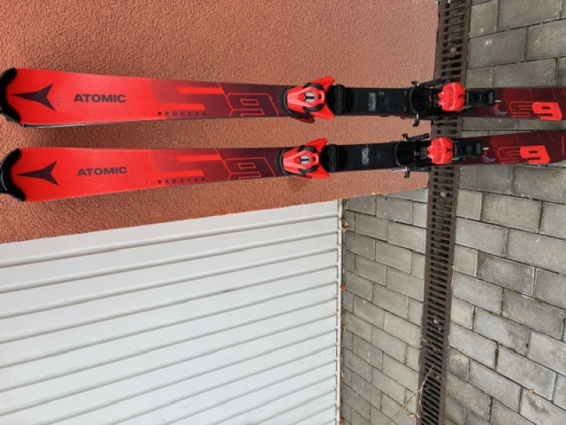 Prodám 2x Atomic S9 138cm