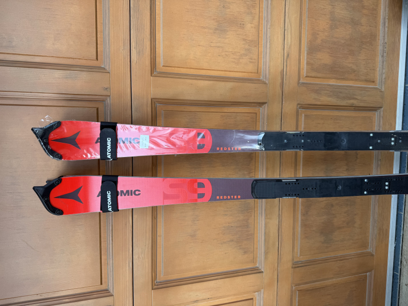 Nové Atomic Redster S9 157cm FIS + ICON RS12