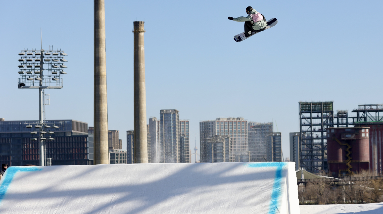 Češi v Pekingu končí v kvalifikaci. Hroneš ale ohromil svým nejtěžším trikem