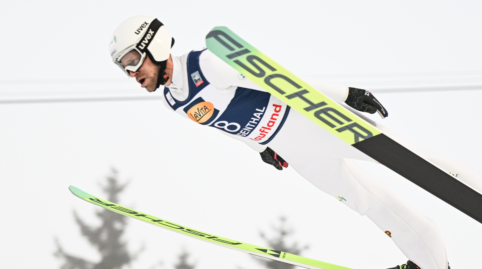 Koudelka v neděli neuspěl v kvalifikaci, mužským skokům dominuje Prevc