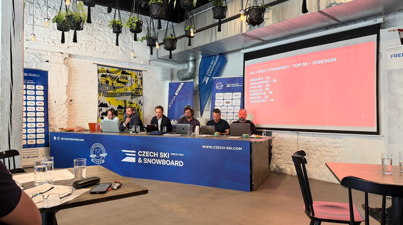 Valná hromada freestyle lyžařů zvolila staronovým předsedou Romana Daleckého