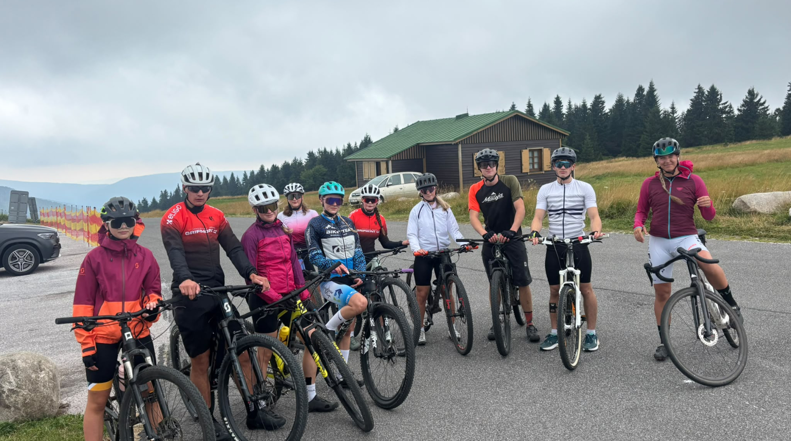 Mladí lyžaři Sportovního centra mládeže SCM absolvovali pestré soustředění ve Špindlerově Mlýně