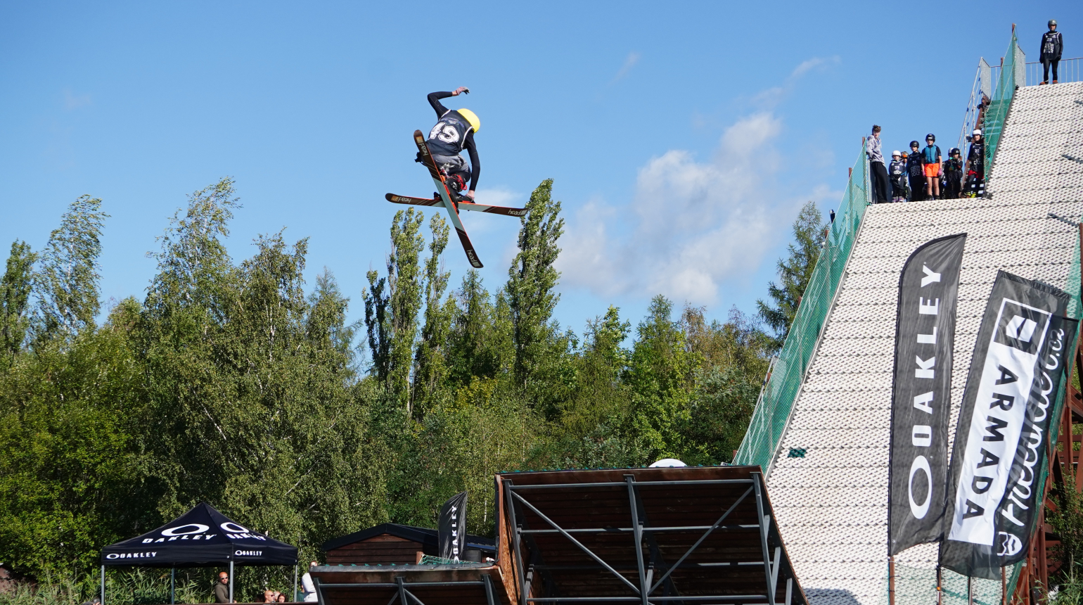 Czech Freeski Tour na Matyldě: Hudeček ovládl big air, Müller nedělní rail event