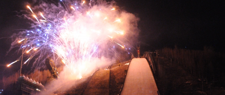 Harrachovské Mistrovství světa v letech na lyžích zahájila vydařená kvalifikace českých skokanů a velkolepá show