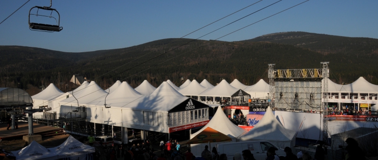 Organizátoři MS v letech na lyžích vstupné za zrušené závody vracet nebudou