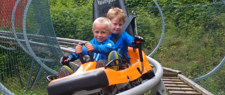 První letošní sportovní kemp Svazu lyžařů je v plném proudu. Děti jsou nadšené