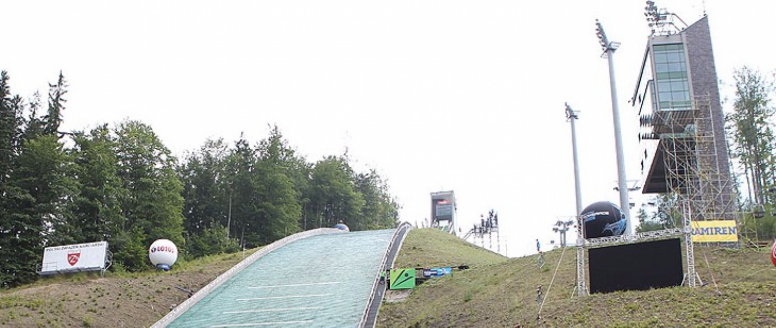 Peter Prevc vítěz kvalifikace a všichni Češi do sobotního závodu