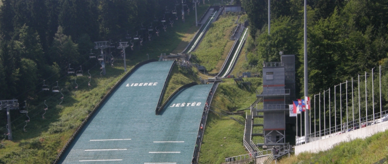 Přípravám Světových pohárů v Liberci nestojí nic v cestě. Zástupci FIS neměli během kontroly pod Ještědem jedinou výtku