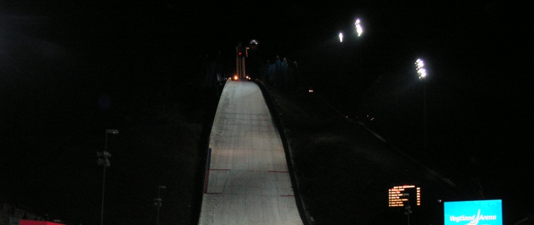 Skokané mají našlápnuto ke skvělému úvodu sezóny. Roman Koudelka ovládl na SP v Klingenthalu kvalifikaci, postupují i všichni další Češi