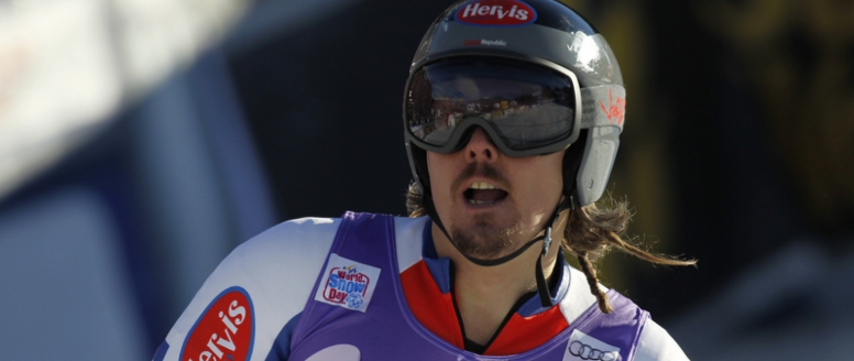 Sjezdař Bank ve Wengenské alpské kombinaci na výborném 8. místě, boduje také Krýzl