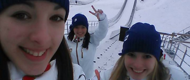 Nálada je skvělá, skokanky si mě tu hýčkají, říká na EYOF talent Holík